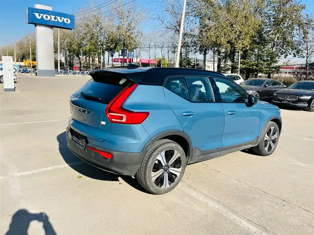 Volvo XC40 NEV — фото 9