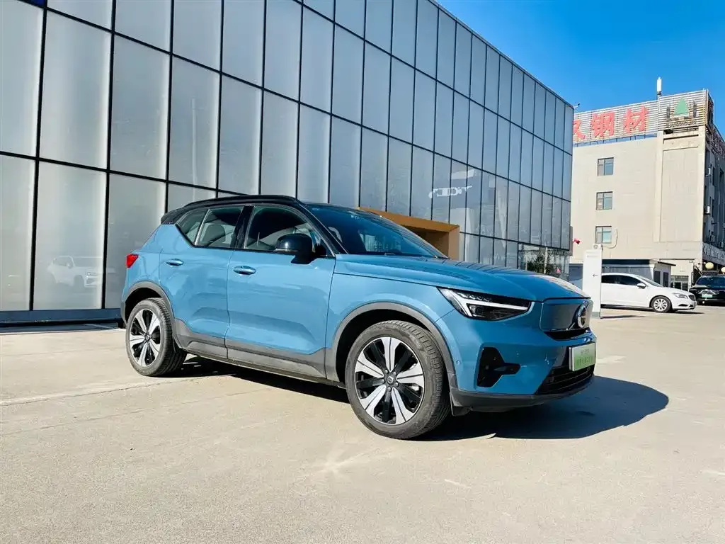 Volvo XC40 NEV — фото 4