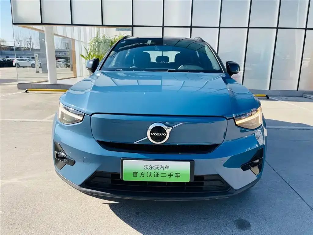 Volvo XC40 NEV — фото 7