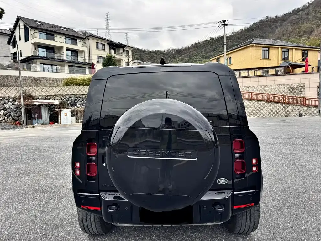 Land Rover Defender — фото 6