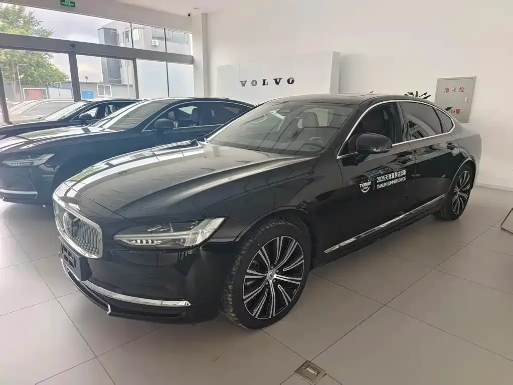Volvo S90 — фото 1