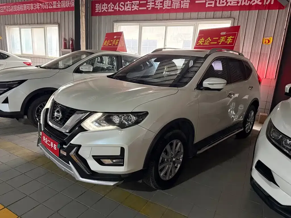 Nissan X-Trail — фото 1