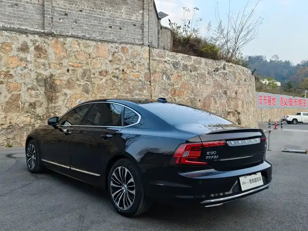 Volvo S90 — фото 9