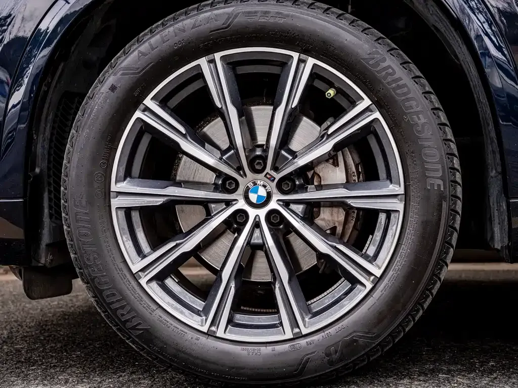 BMW X5 (Import) — фото 7