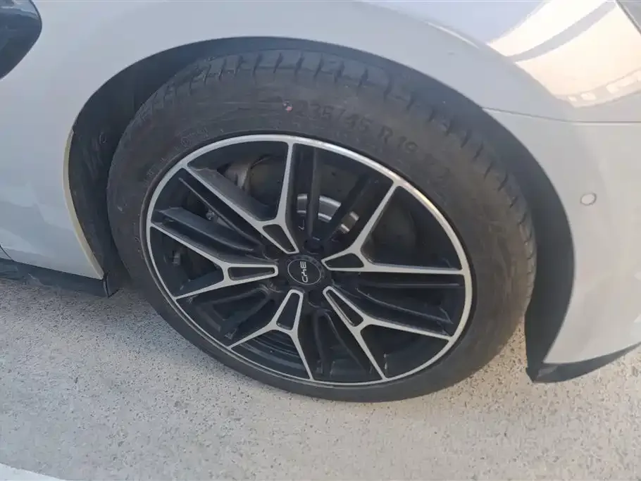 BYD Seal — фото 2
