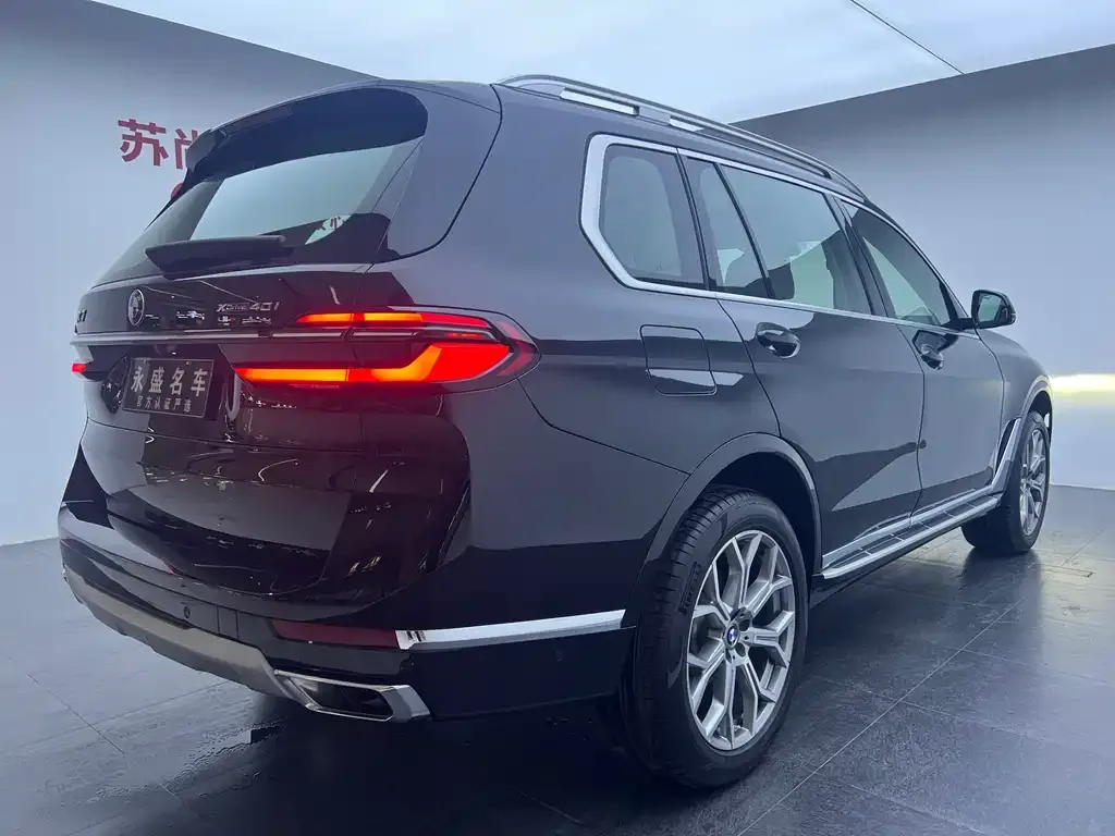 BMW X7 — фото 7