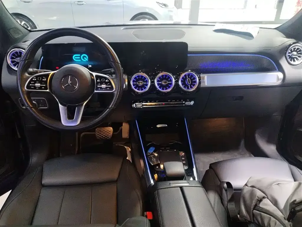 Mercedes-Benz EQB — фото 10
