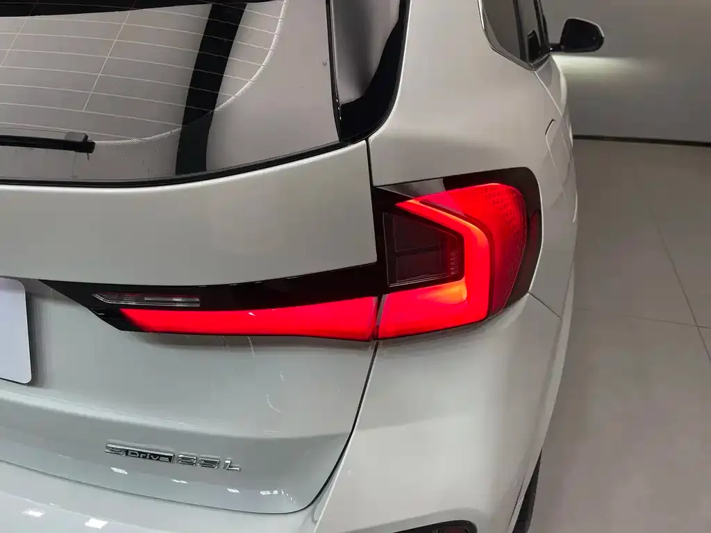 BMW X1 — фото 2