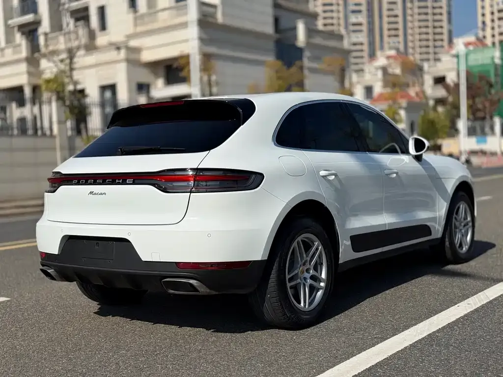 Porsche Macan — фото 10