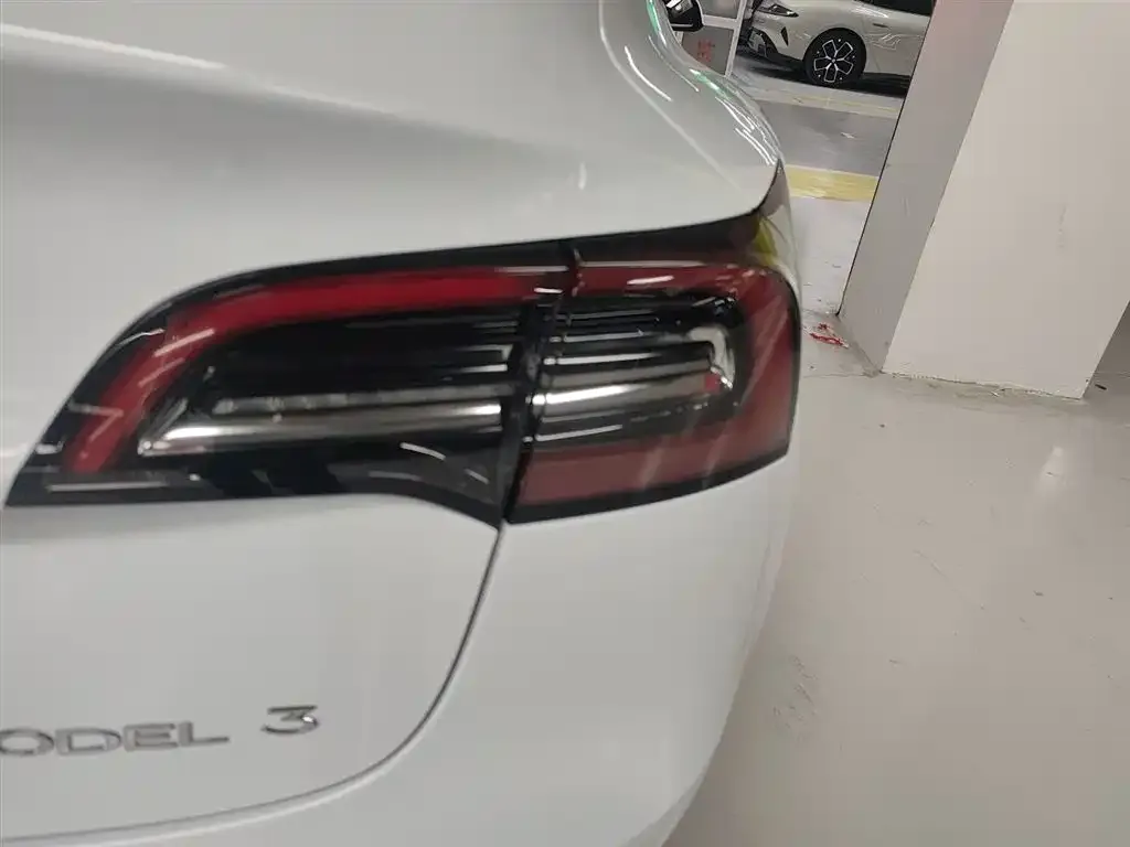 Tesla Model 3 — фото 2