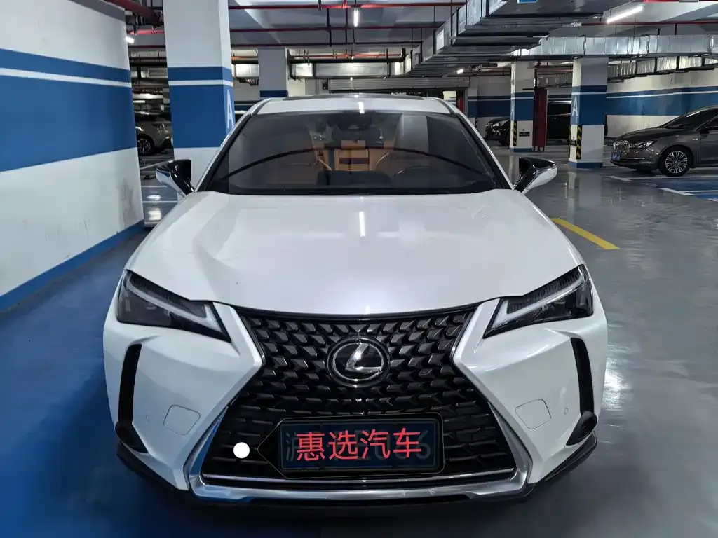 Lexus UX — фото 2