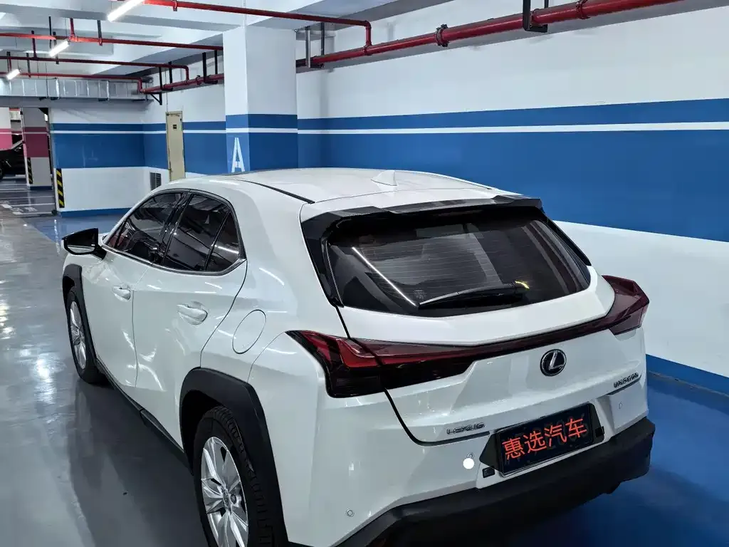 Lexus UX — фото 4