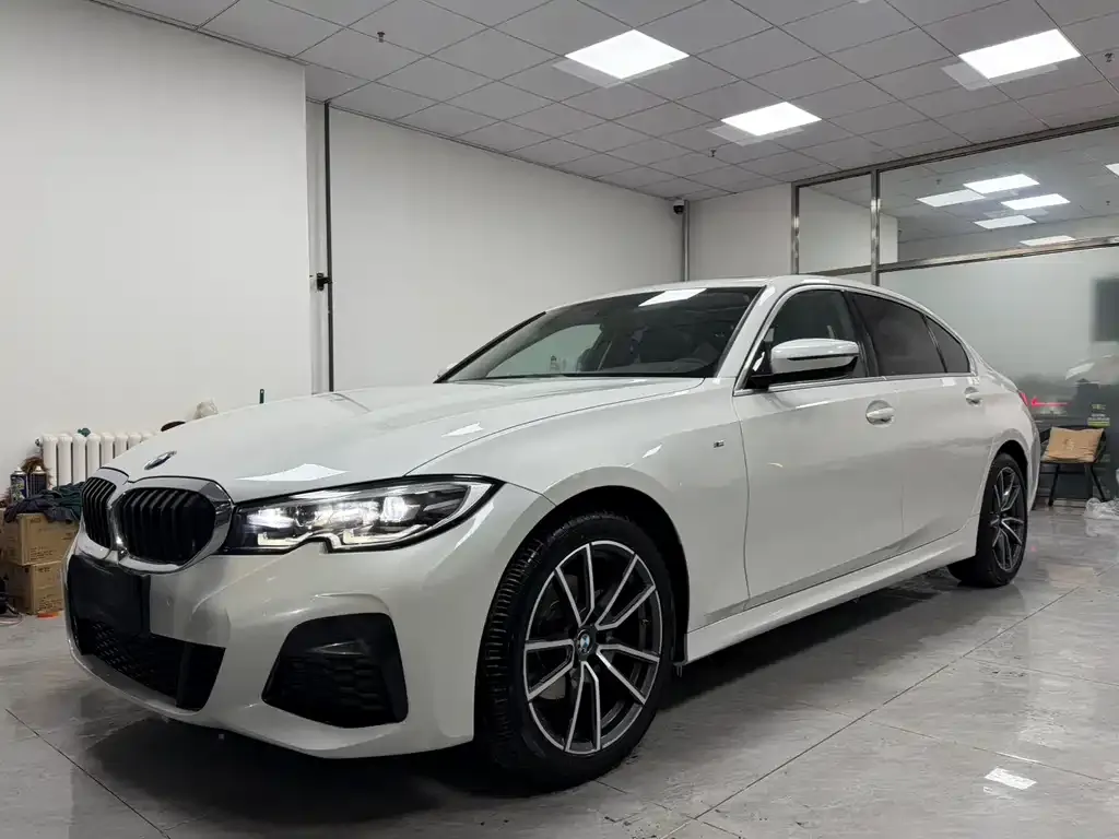 BMW 3 Series — фото 1