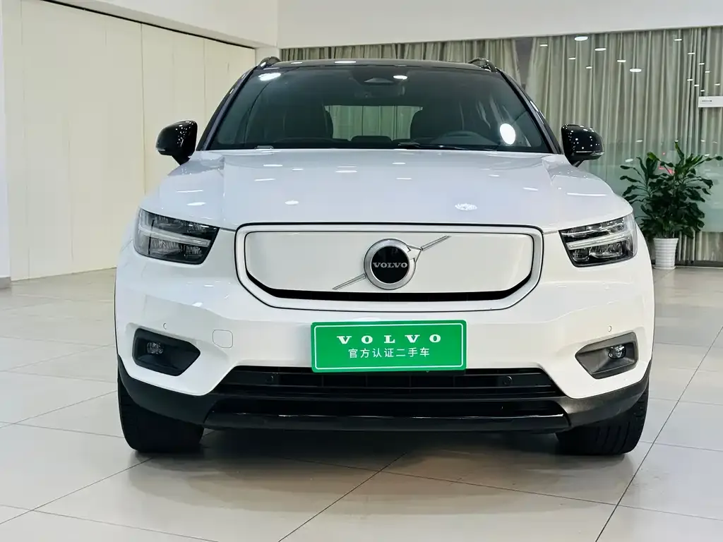 Volvo XC40 NEV — фото 2