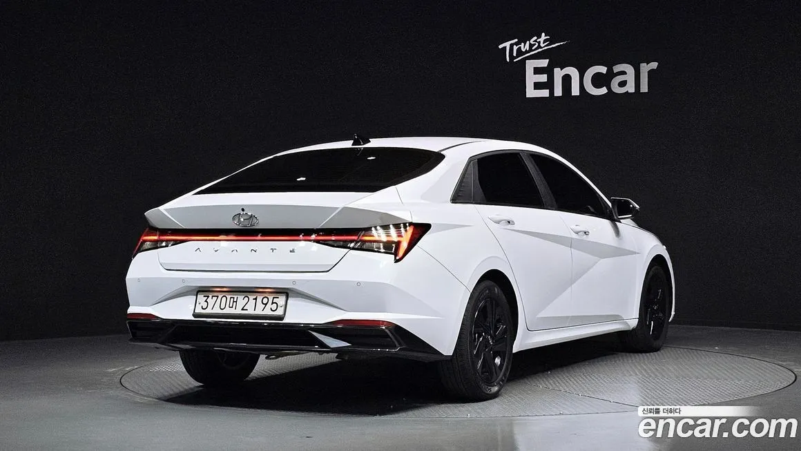 Hyundai AVANTE — фото 2