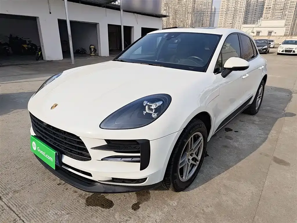 Porsche Macan — фото 1