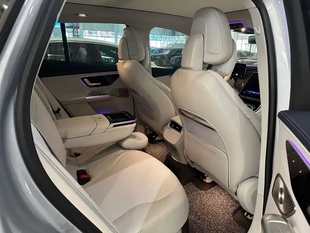 Mercedes-Benz EQE SUV — фото 2