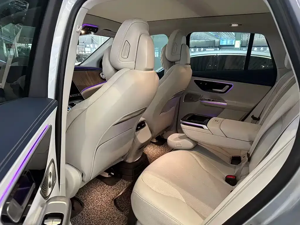 Mercedes-Benz EQE SUV — фото 4