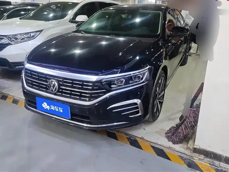 Volkswagen Passat — фото 1