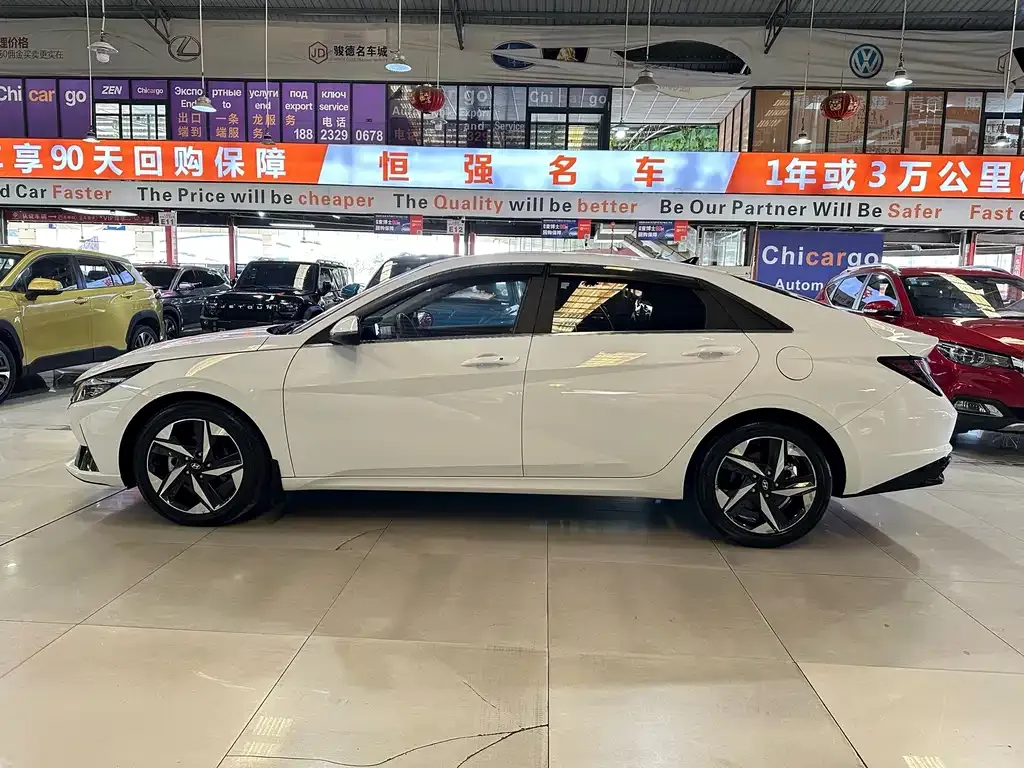 Hyundai Elantra — фото 10