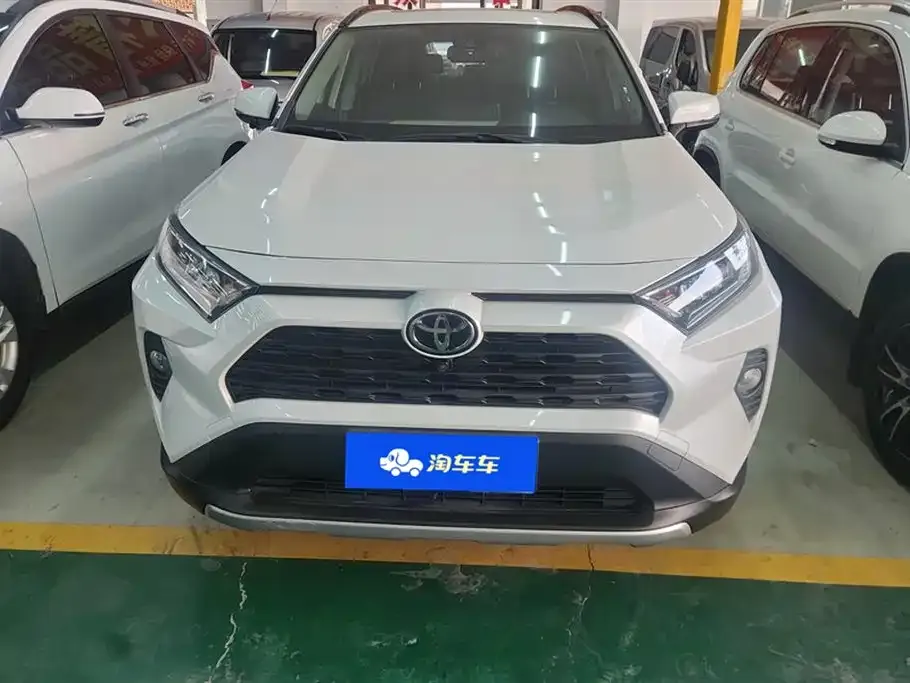 Toyota RAV4 — фото 2