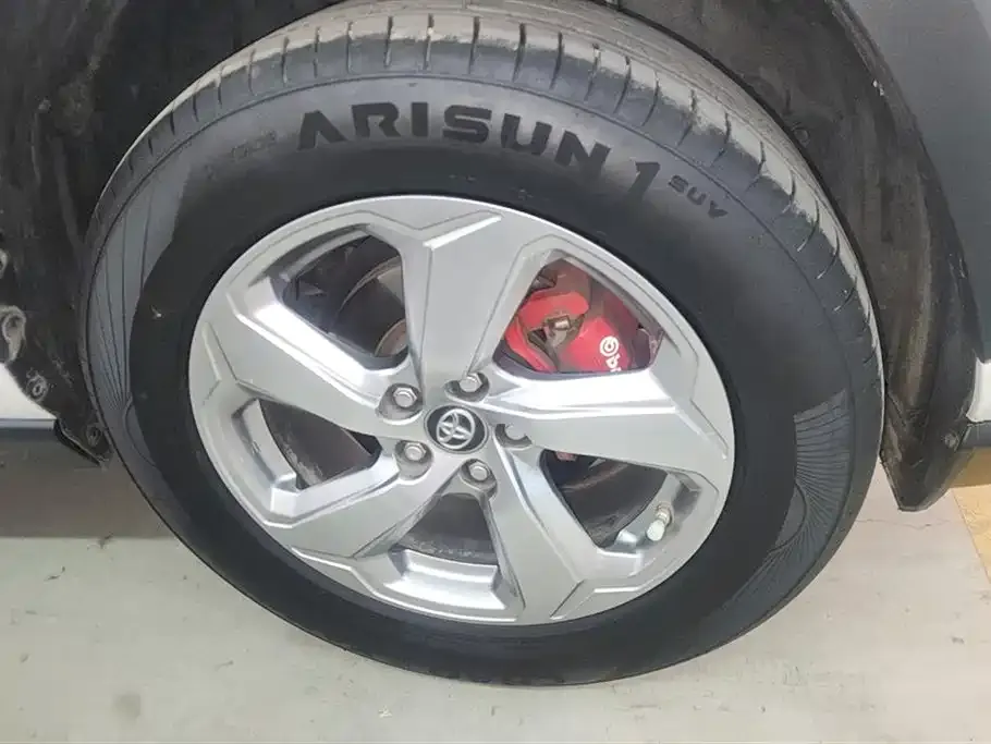 Toyota RAV4 — фото 10