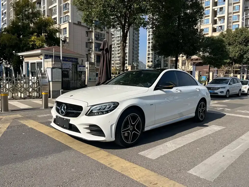 Mercedes-Benz C-Class — фото 1