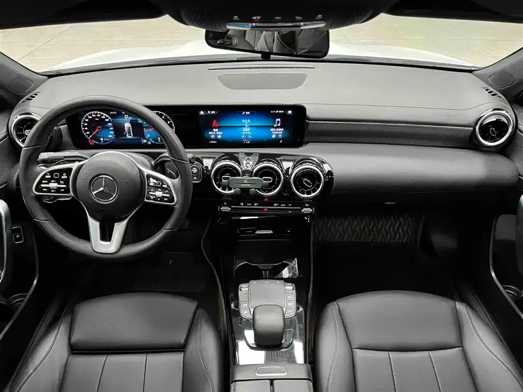 Mercedes-Benz A-Class — фото 10