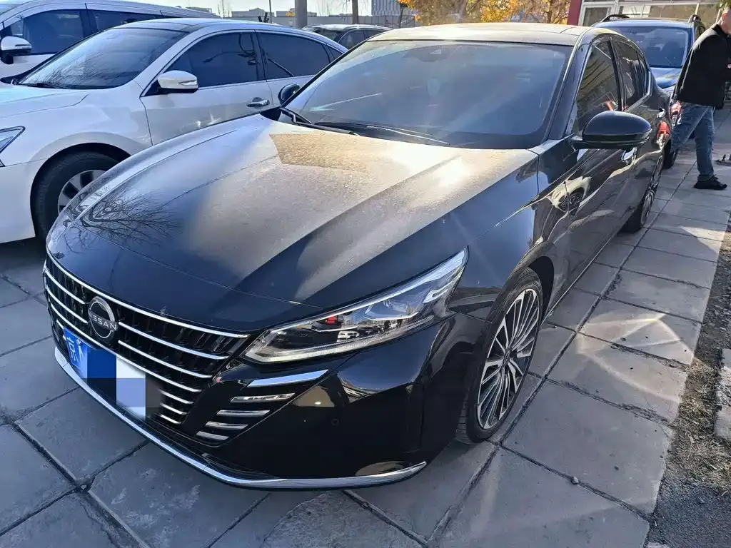Nissan Teana — фото 1