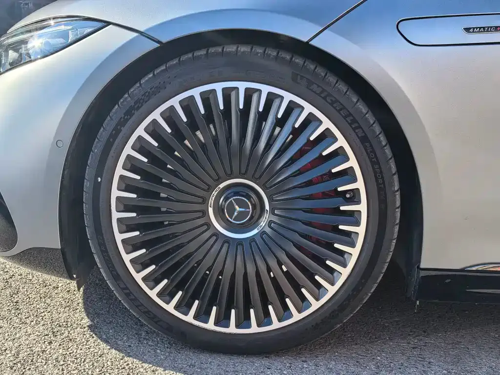 Mercedes-Benz EQS AMG — фото 3