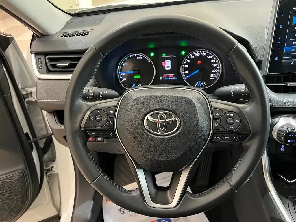 Toyota Wildlander — фото 10