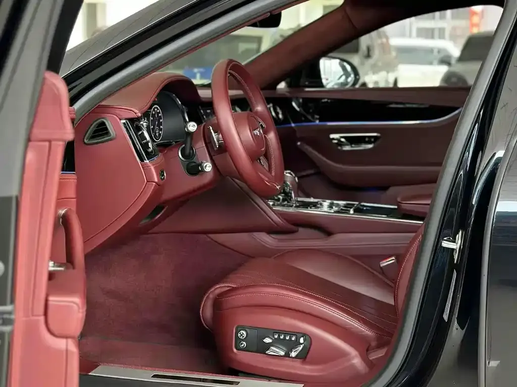 Bentley Flying Spur — фото 2