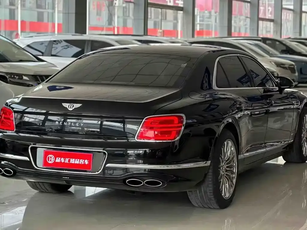 Bentley Flying Spur — фото 7