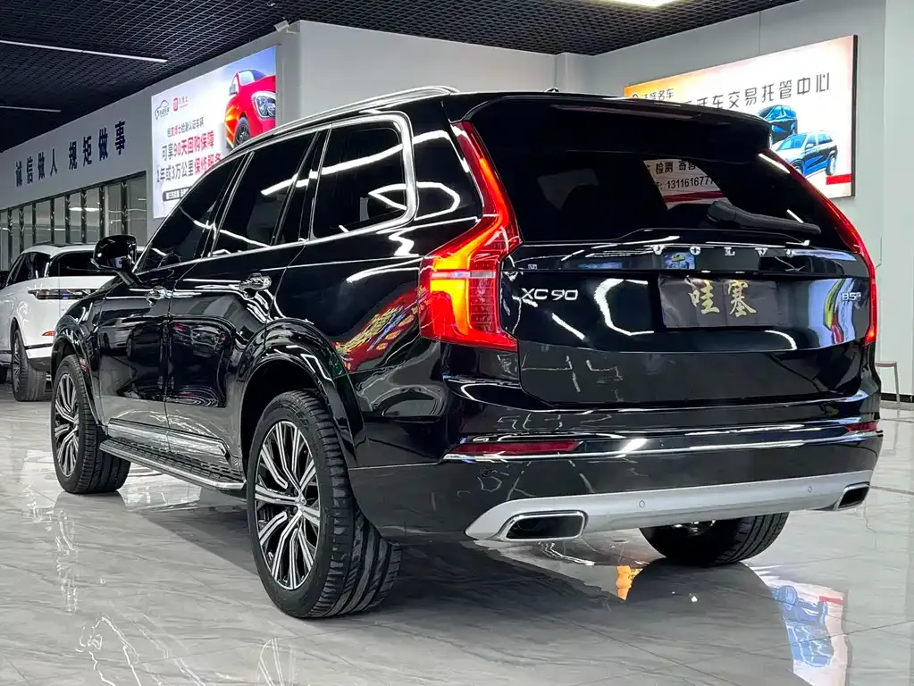 Volvo XC90 — фото 8
