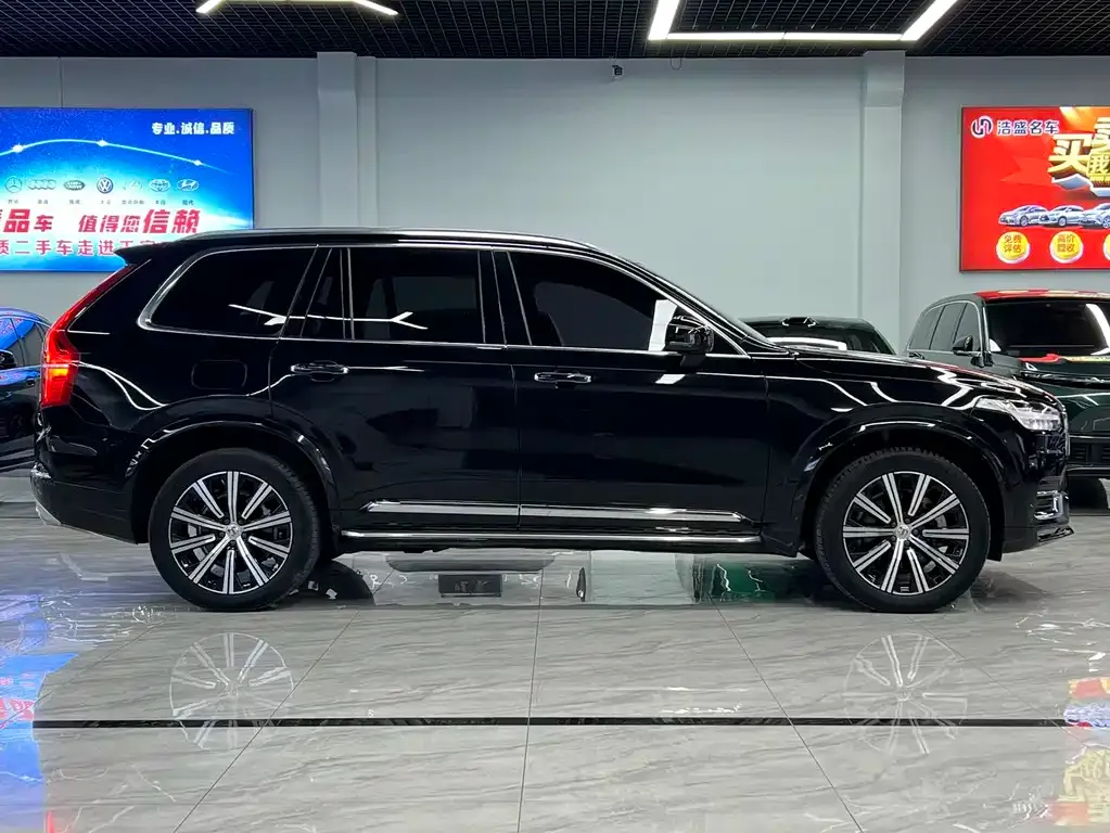 Volvo XC90 — фото 9