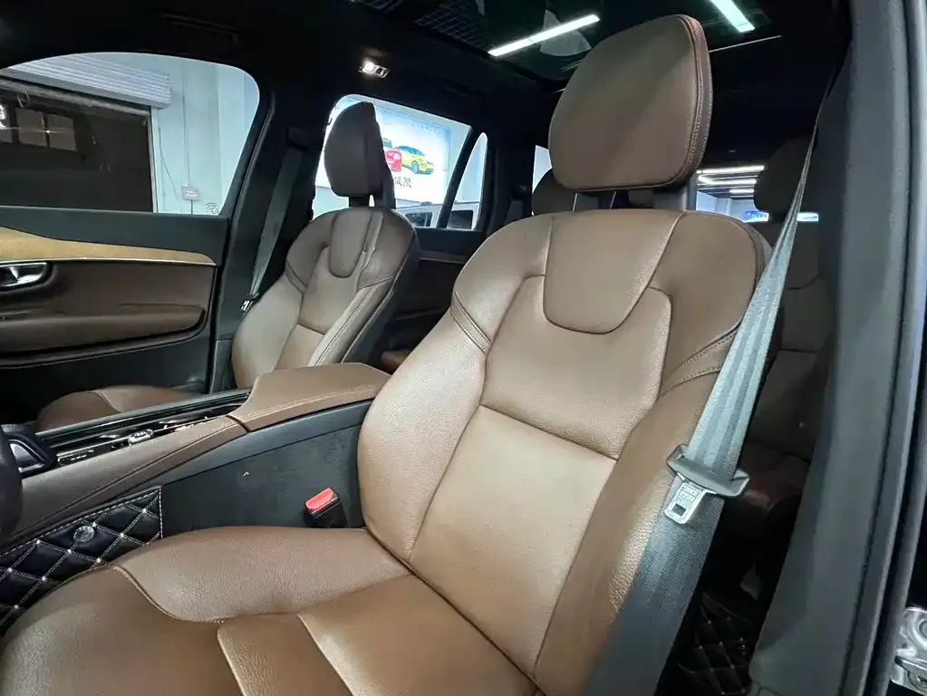 Volvo XC90 — фото 4