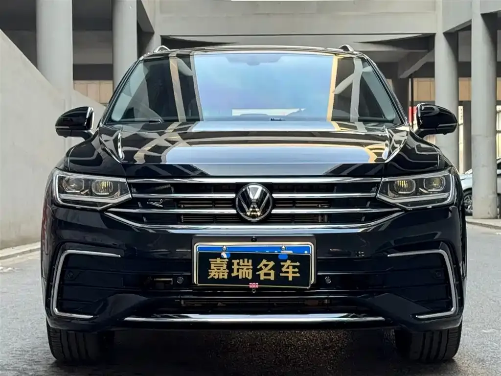 Volkswagen Tiguan L — фото 2