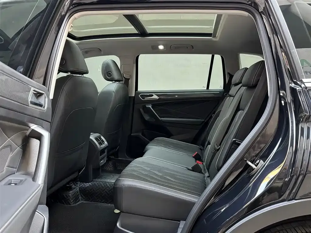 Volkswagen Tiguan L — фото 4