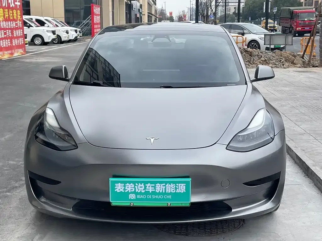 Tesla Model 3 — фото 7