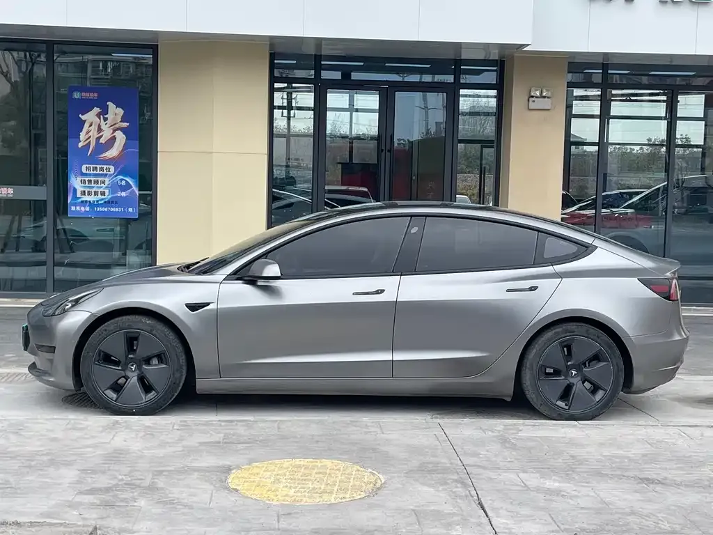 Tesla Model 3 — фото 2
