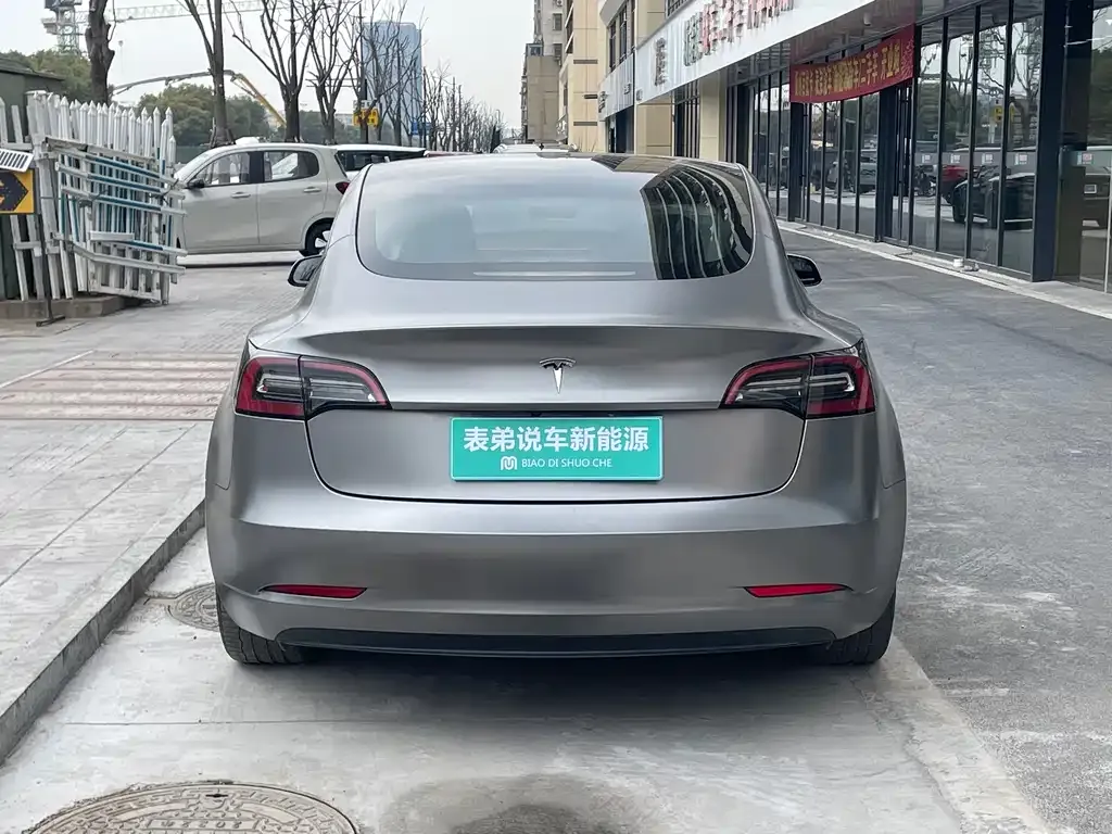 Tesla Model 3 — фото 6