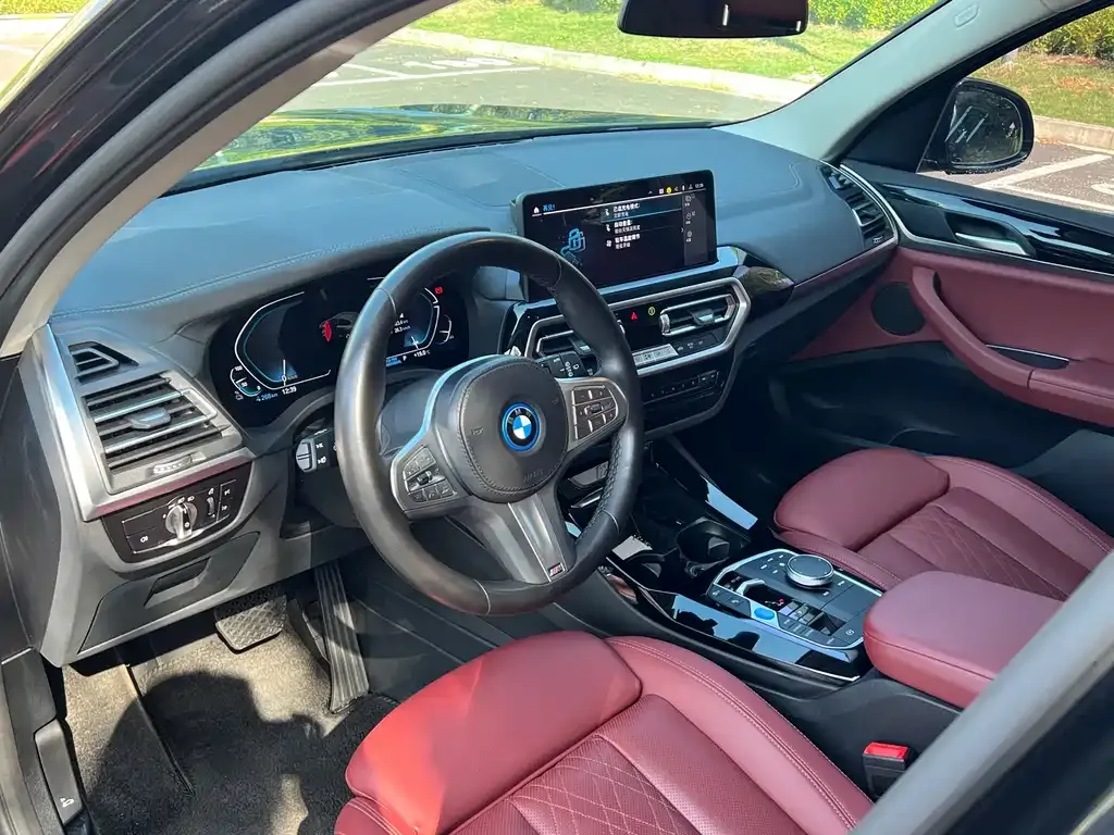 BMW iX3 — фото 6