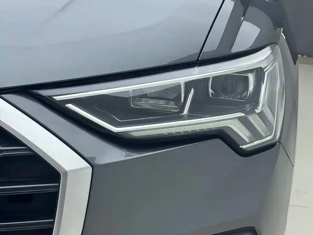 Audi Q3 — фото 10