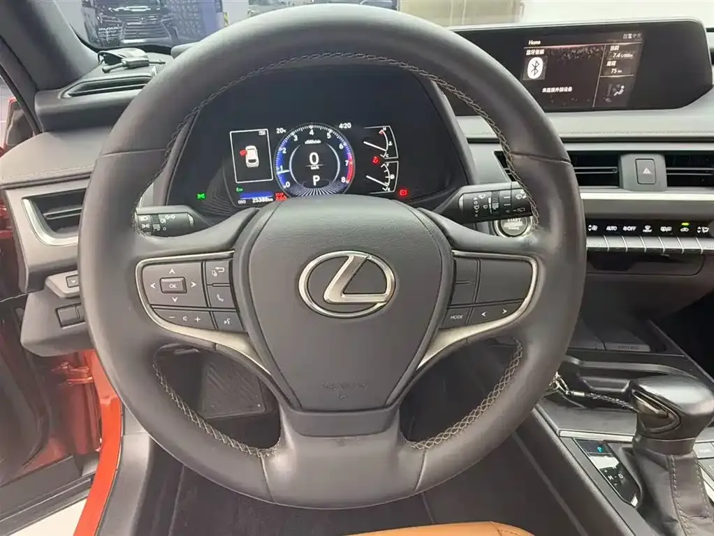 Lexus UX — фото 5