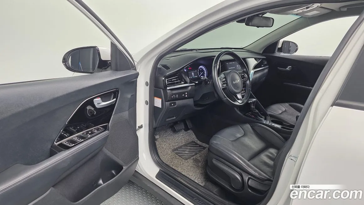 Kia Niro — фото 10