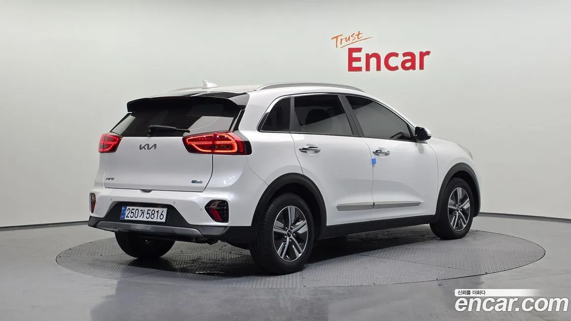 Kia Niro — фото 3