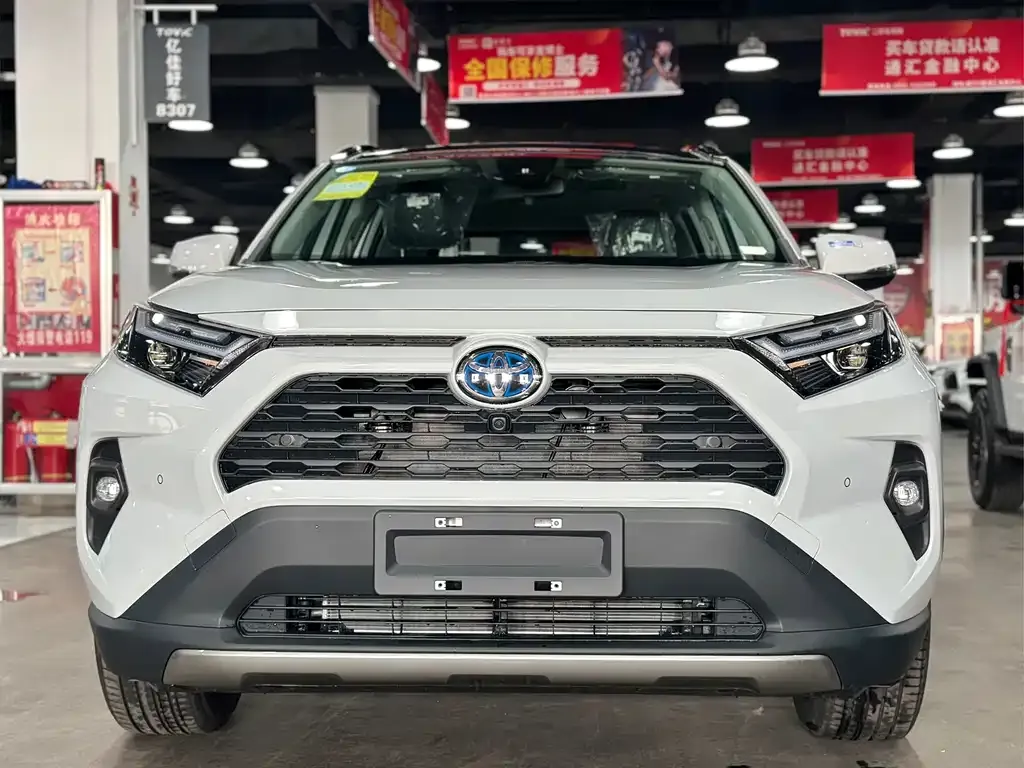 Toyota RAV4 — фото 9