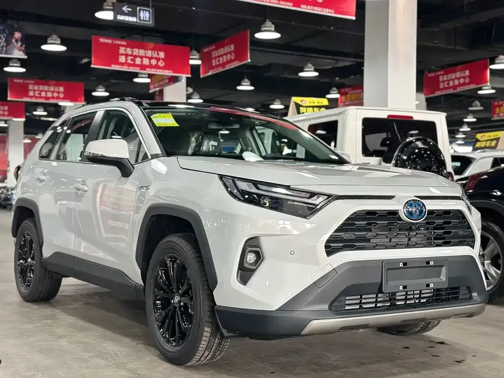 Toyota RAV4 — фото 10