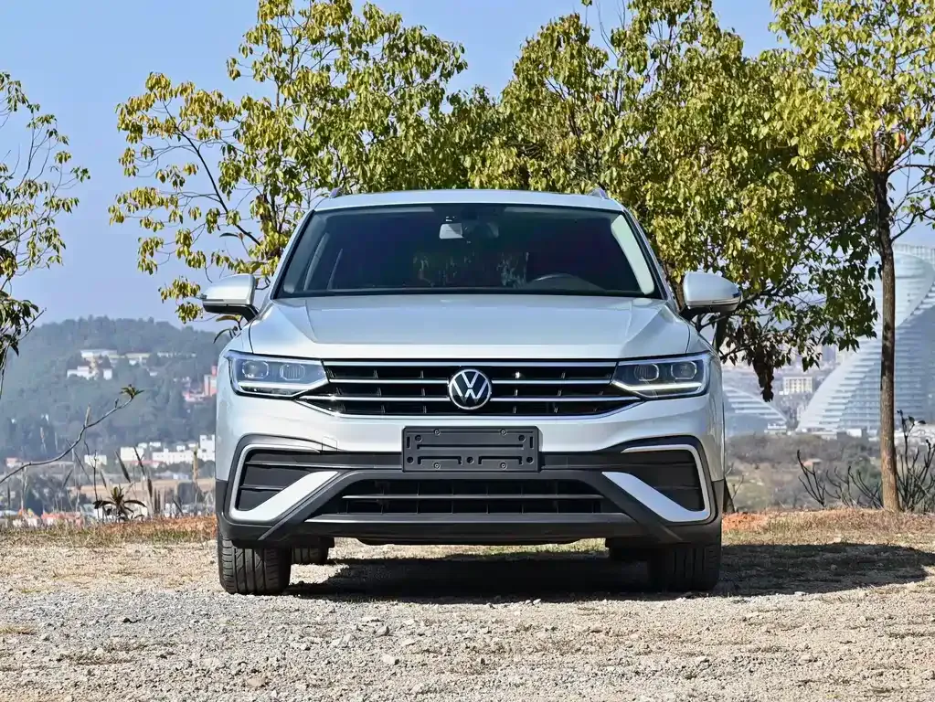 Volkswagen Tiguan L — фото 2