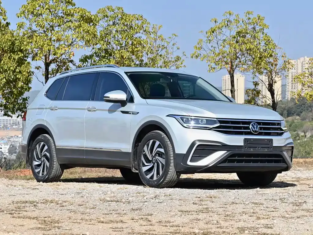 Volkswagen Tiguan L — фото 3